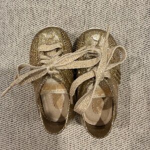 SOLD ❌ Mini Melissa Gold Glitter Lace-Up Sneakers (5c, run SMALL)